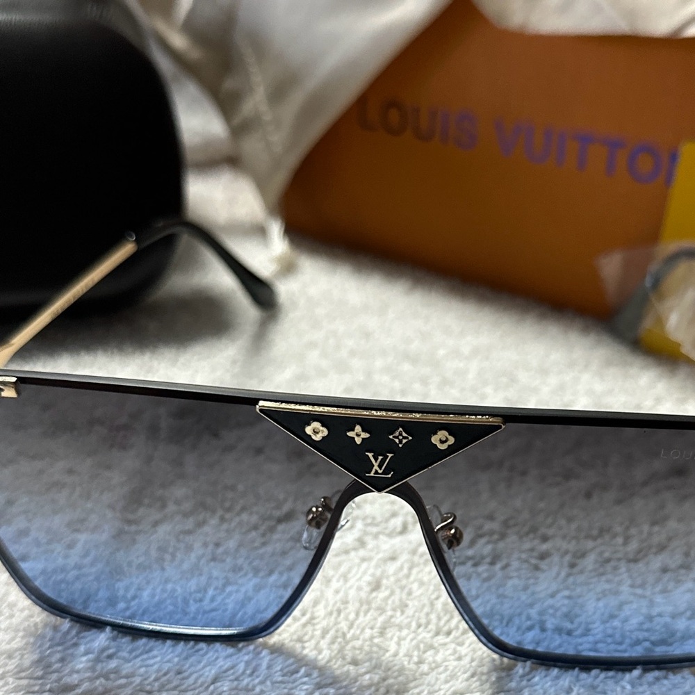 Louis Vuitton Black and Gold Aviator Sunglasses
